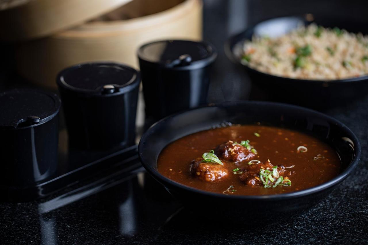 Ginger Sanand酒店 外观 照片